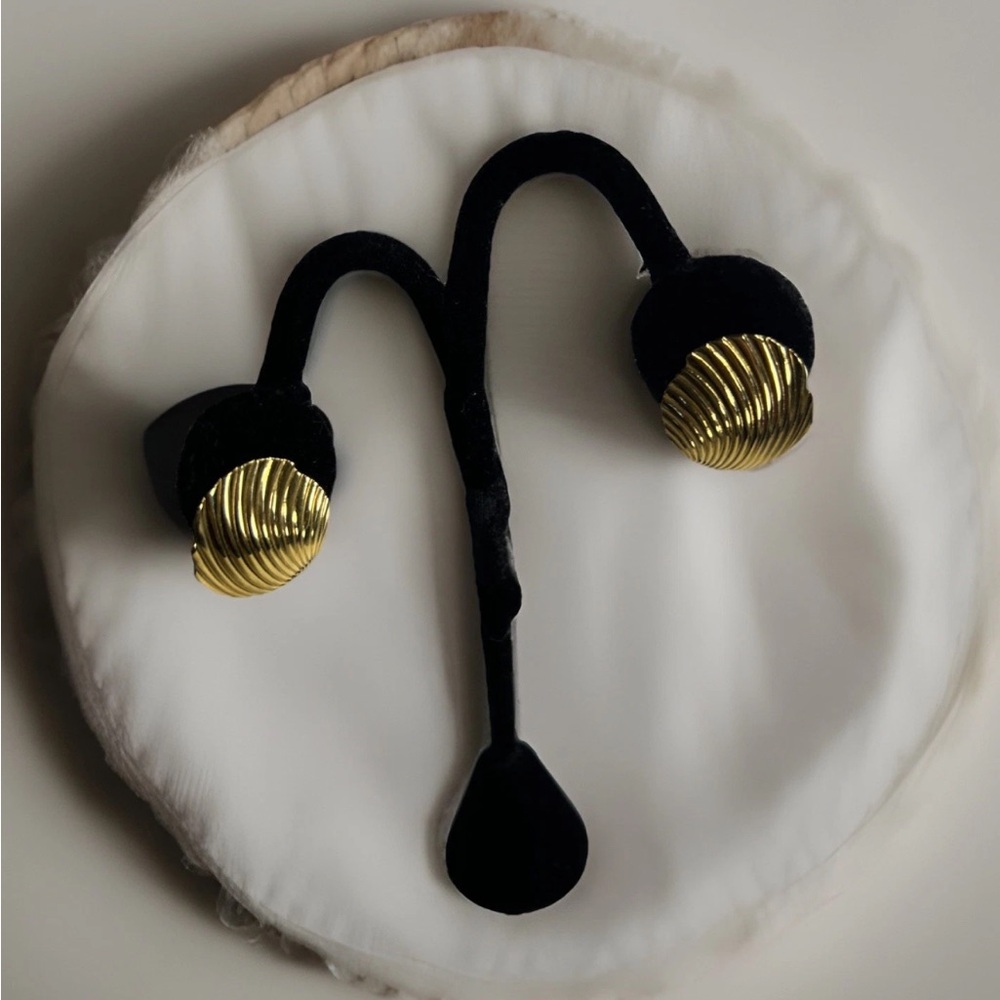 Signed Monet Textured Gold Tone Metal Shell Pierced Earrings Vintage